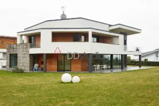 Foto 25 di 30: Vendesi elegante residenza contemporanea immersa nel verde alle porte di Bergamo