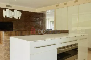 Foto 7 di 30: Vendesi elegante residenza contemporanea immersa nel verde alle porte di Bergamo
