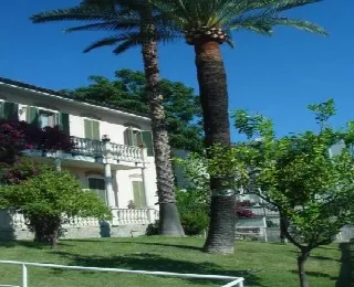 Foto 1 di 14: SANREMO - VENDESI VILLA CON PISCINA
