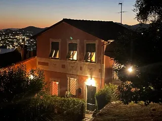 Foto 2 di 29: VENDESI VILLA CON PISCINA A CHIAVARI