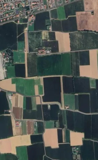 Foto 1 di 5: Vendesi lotto agricolo di grandi dimensioni a Martinengo