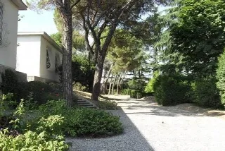 Foto 11 di 13: IMPORTANTE PROPRIETA' A SERIATE IN POSIZIONE STRATEGICA