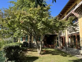 Foto 1 di 27: AMPIA CASCINA ADATTA A TRE NUCLEI FAMILIARI