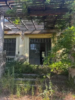 Foto 3 di 14: Affascinante proprietà di circa 800 mq con 5000 mq di giardino da ristrutturare