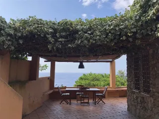 Foto 1 di 33: Villa indipendente sul mare