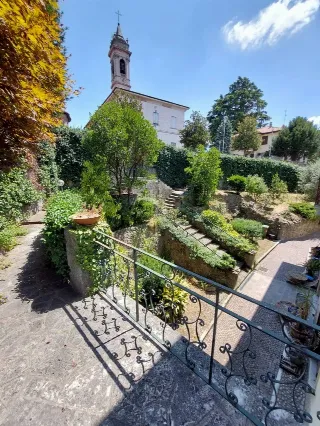 Foto 4 di 32: Vendesi Villa d'epoca liberty con accesso diretto al fiume
