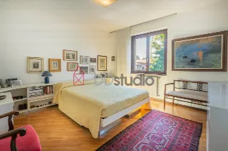 Foto 8 di 36: Ampia villa bifamiliare con appartamento indipendente e giardino privato a Mozzo