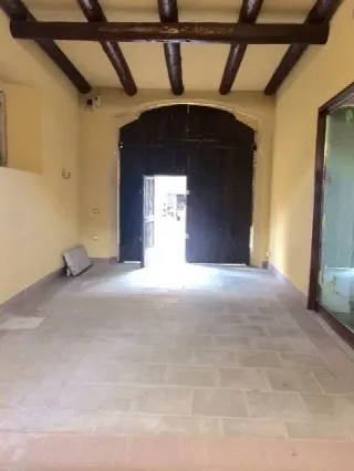 Foto 2 di 13: VENDESI SPAZIO COMMERCIALE IN BORGO STORICO A BERGAMO