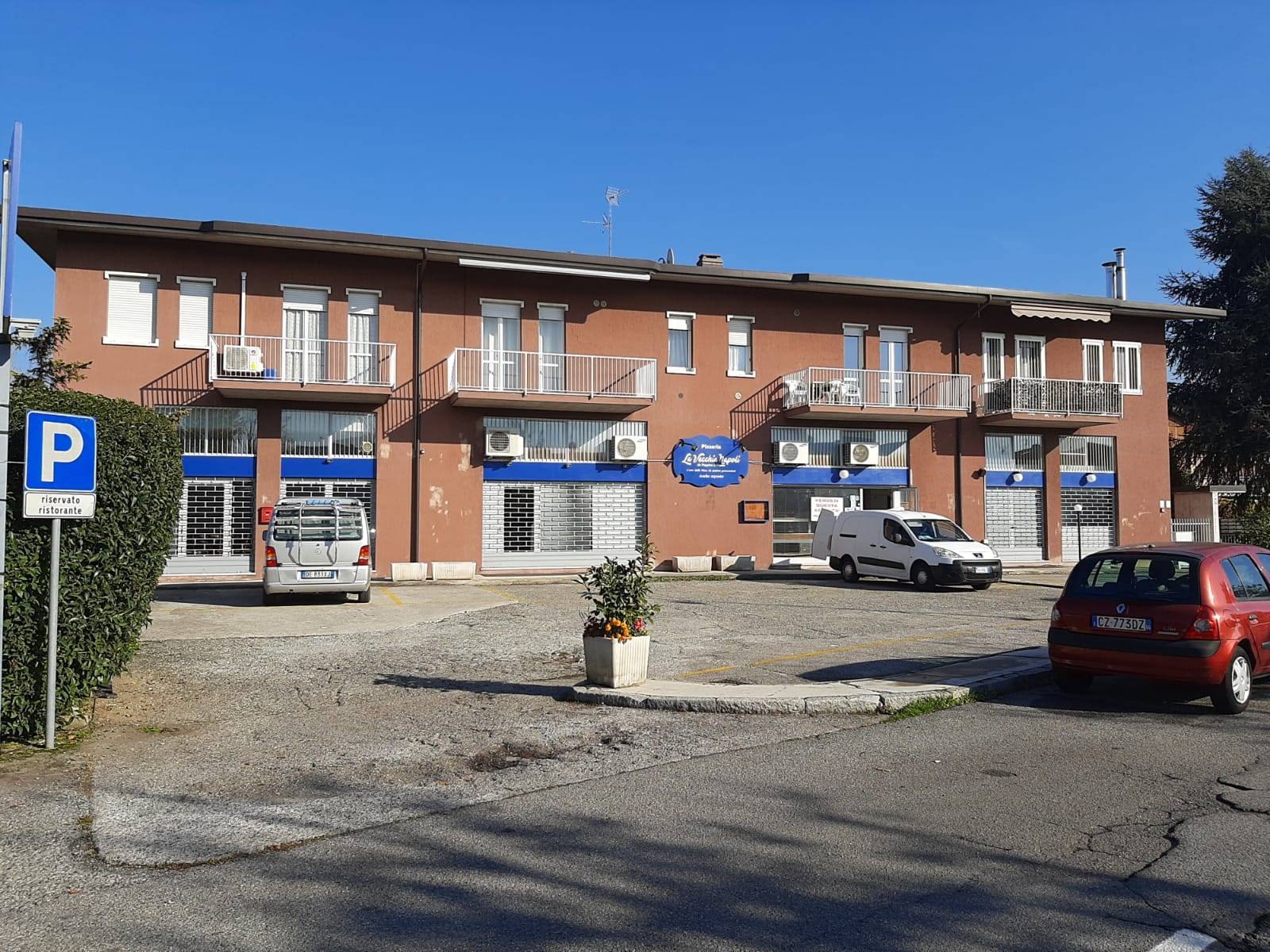 Immobile commerciale vendesi