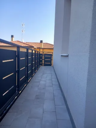 Foto 5 di 16: Grande appartamento trilocale con terrazza abitabile