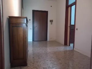 Foto 6 di 16: Grande appartamento trilocale con terrazza abitabile