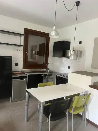 Foto 4 di 9: A MOZZO: VENDESI BILOCALE CON GIARDINO