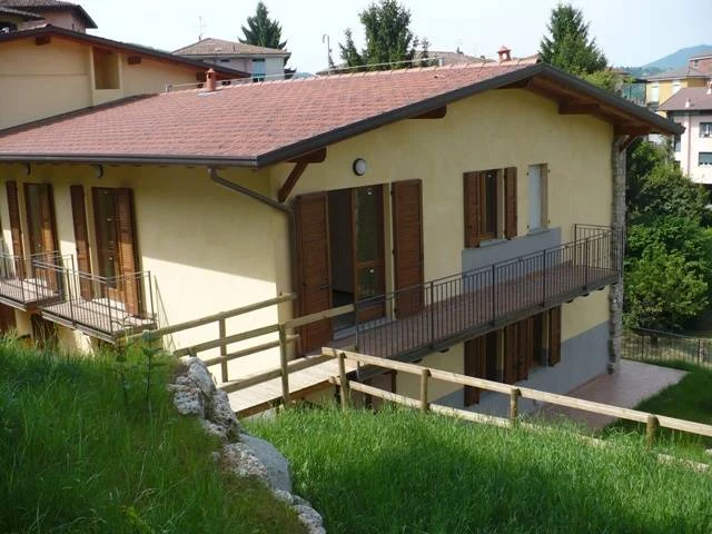 VENDESI BILOCALE CON BOX A PEIA