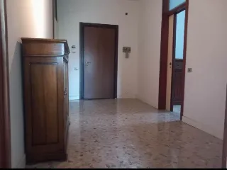Foto 8 di 16: Grande appartamento trilocale con terrazza abitabile