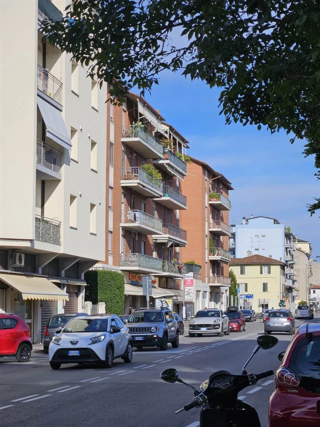 Vendesi Negozio/Ufficio – Via Broseta