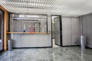 Foto 2 di 24: IMPERDIBILE UFFICIO di grandi dimensioni con PARCHEGGIO PRIVATO Bergamo