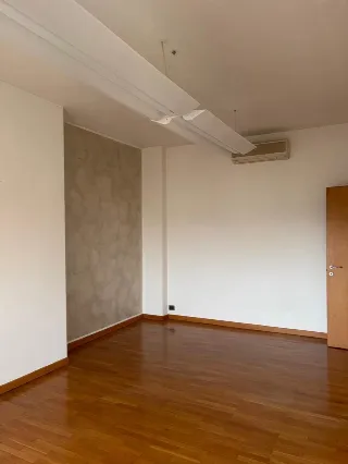 Foto 11 di 22: Centro Bergamo – Ufficio all’ultimo piano con vista su Città Alta e possibilità di cambio d’uso