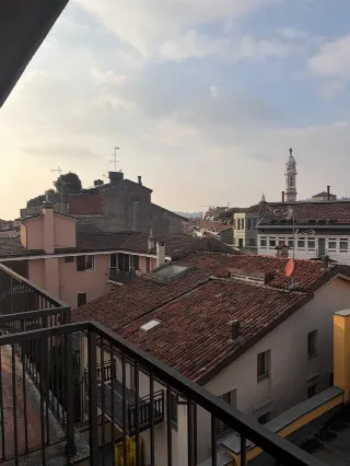 Foto 20 di 22: Centro Bergamo – Ufficio all’ultimo piano con vista su Città Alta e possibilità di cambio d’uso