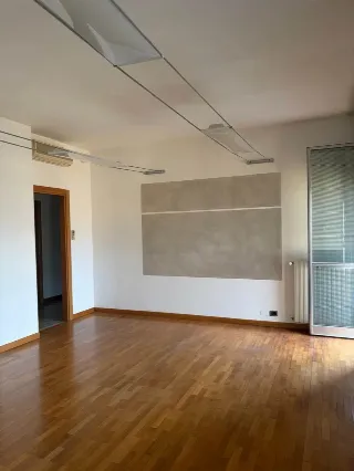 Foto 2 di 22: Centro Bergamo – Ufficio all’ultimo piano con vista su Città Alta e possibilità di cambio d’uso