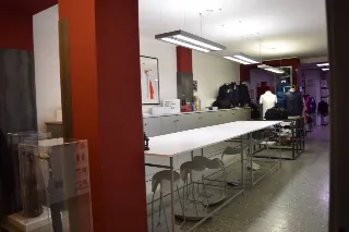 Foto 12 di 14: Vendesi stabile con magazzino , uffici e spazio commerciale