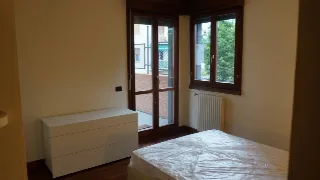 Foto 2 di 24: Ampio trilocale arredato con terrazzo vivibile e box
