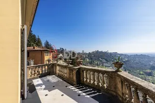 Photo 2 of 28: Prestigioso appartamento in Villa sui Colli