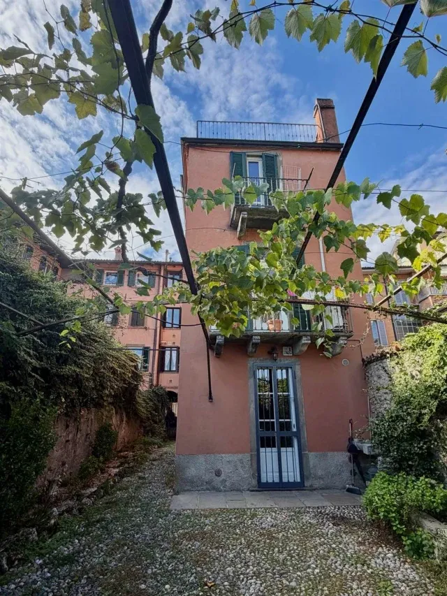 Via Pignolo Alta - vendesi bilocale con ampio spazio esterno ad uso esclusivo