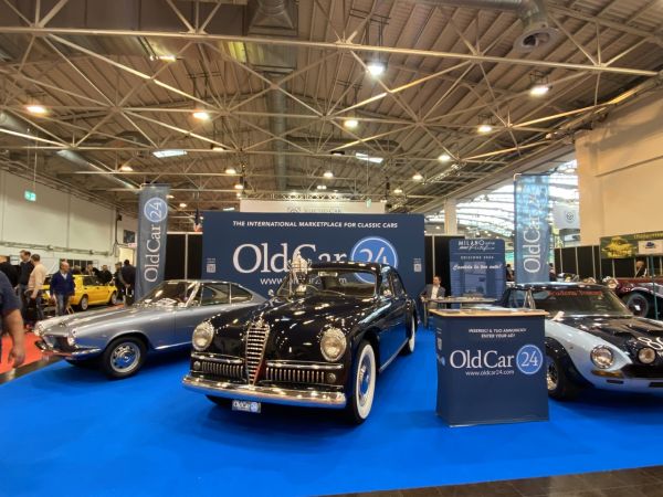 Techno-Classica Essen 2024, un grande successo. Premiata Best of Show una rara Alfa Romeo 6C esposta nello stand OldCar24